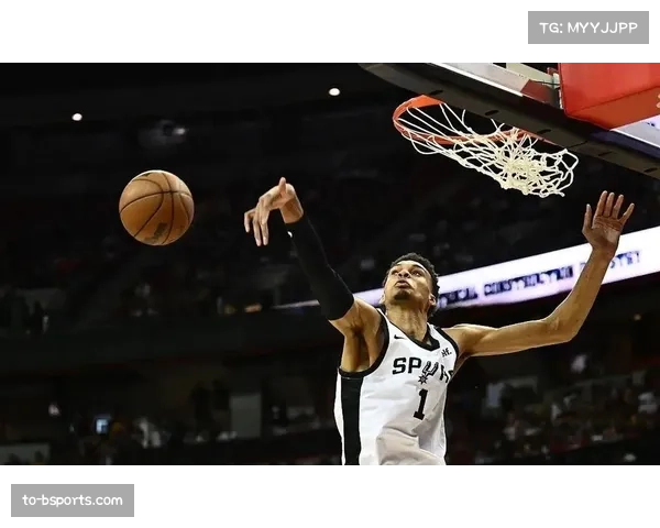 文班亚马32分12篮板8助攻4盖帽 真实正负值+28展现内线统治力